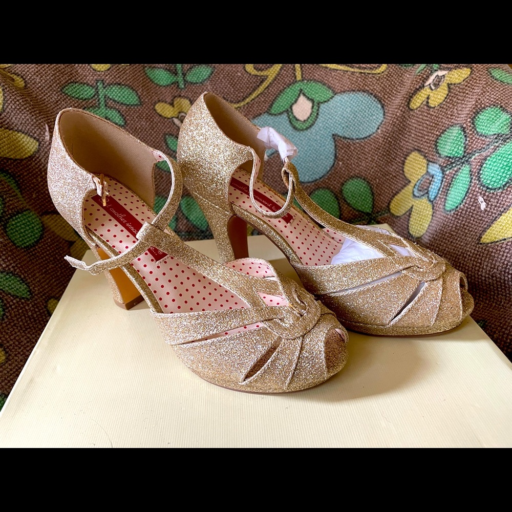 NIB BAIT Gold Sparkle Glitter T-Strap Heels 6.5